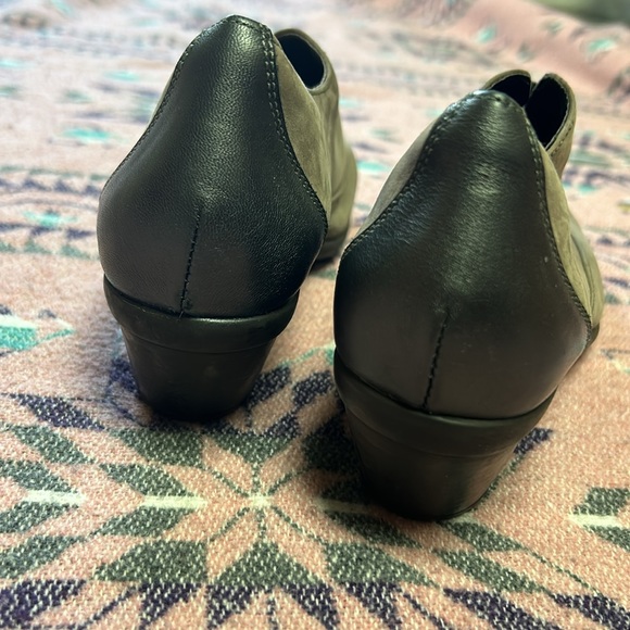 Naot Suede Grey Heel Shoe - Picture 4 of 5